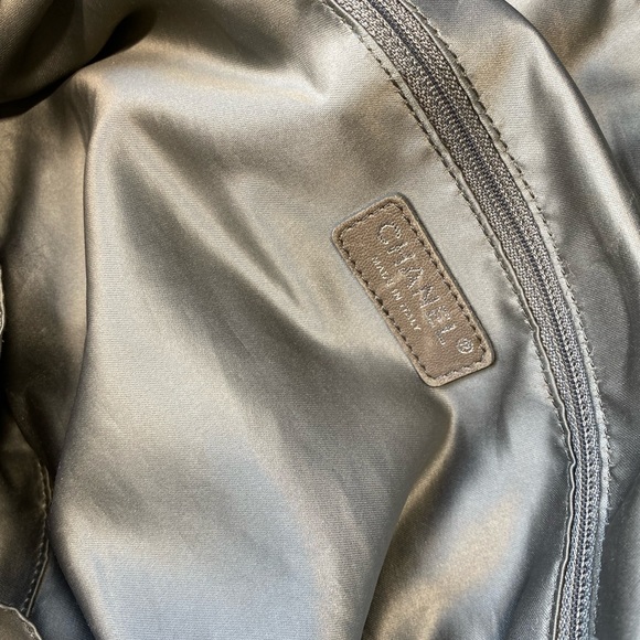 Pre loved authentic Chanel bag - Picture 12 of 15